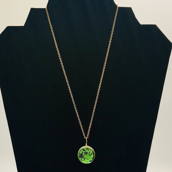 Green Baby's Breath Glass Pendant Necklace - Picture 4 of 9